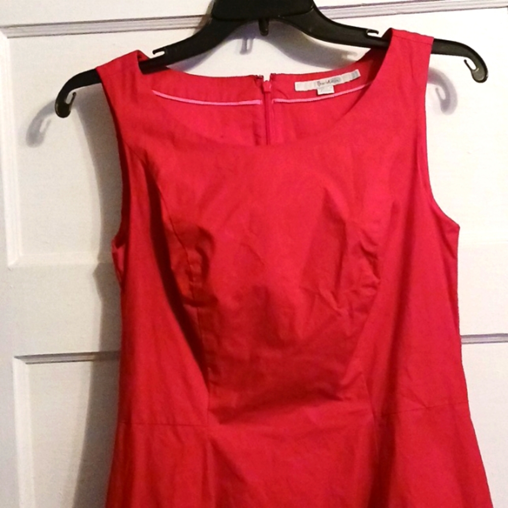 Red Sleeveless Knee Length Dress - Picture 2 of 4